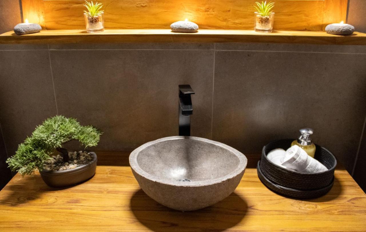 Le Bois Boheme- Suite & Spa Privatif นีมส์ ภายนอก รูปภาพ